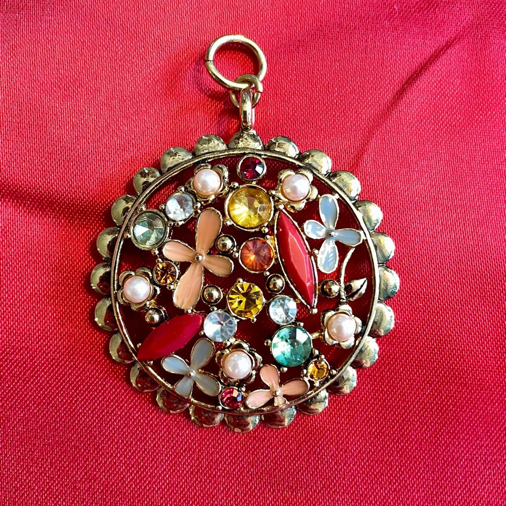 Multi Jewelled Pendant